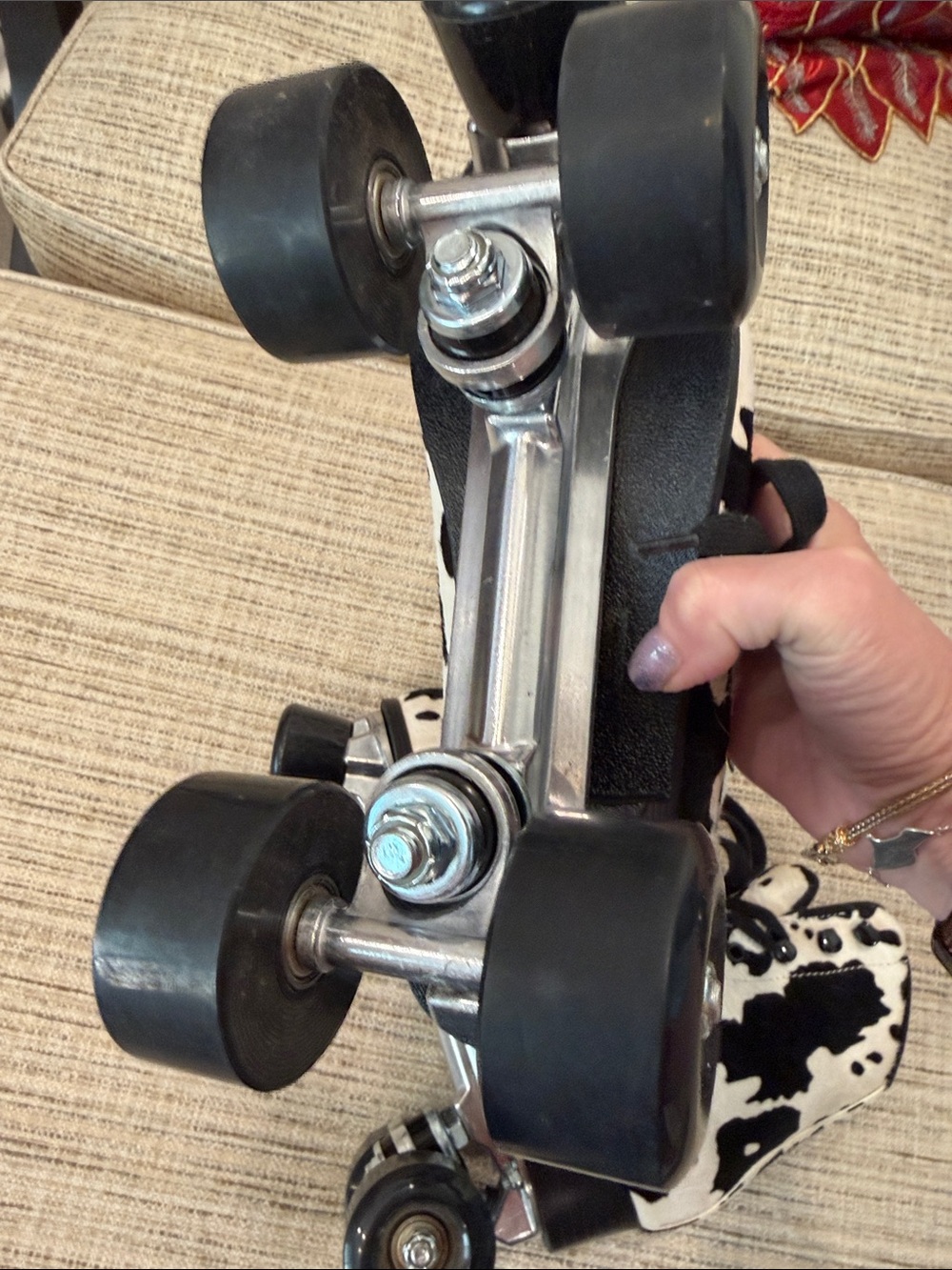 Intentionally Genuine IB Black & White Cowhide Roller Skates size 39 - Picture 9 of 10
